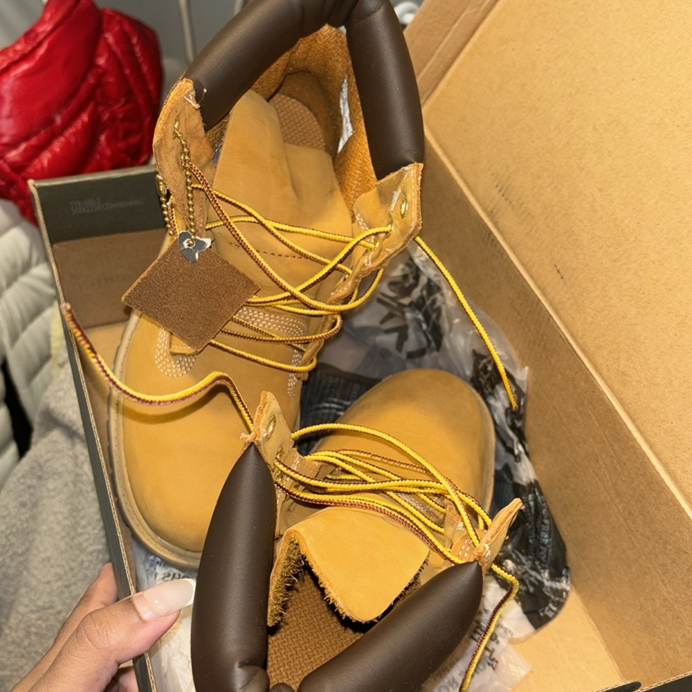 Timberlands - Picture 3 of 3